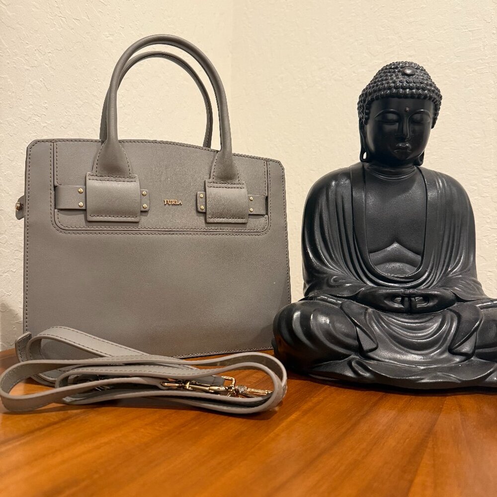 Furla Medium Leather Tote – Elegant Grey – Excellent Condition